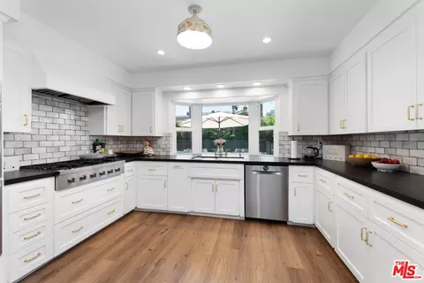 5527 Calhoun Ave, Sherman Oaks, CA 91401 photo 14