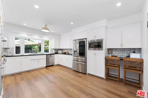5527 Calhoun Ave, Sherman Oaks, CA 91401 photo 13