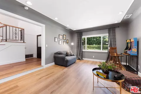 5527 Calhoun Ave, Sherman Oaks, CA 91401 photo 8