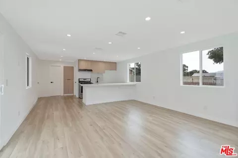 10052 France Ave, Tujunga, CA 91042