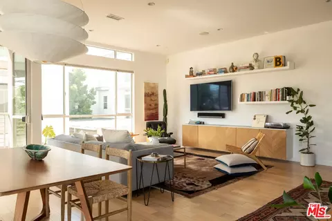 1201 N Las Palmas Ave, Los Angeles, CA 90038