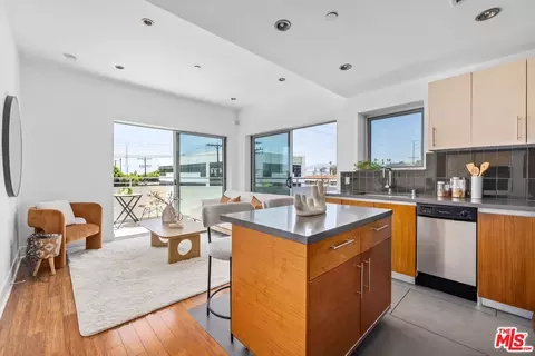 1700 Sawtelle Blvd #321, Los Angeles, CA 90025
