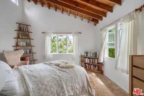 Bedroom - 729 Superba Ave, Venice, CA 90291 photo 2 of 4