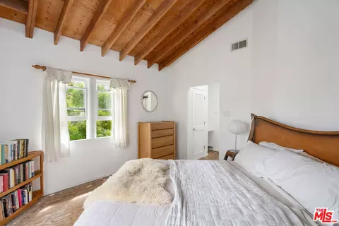 Bedroom - 729 Superba Ave, Venice, CA 90291 photo 3 of 4