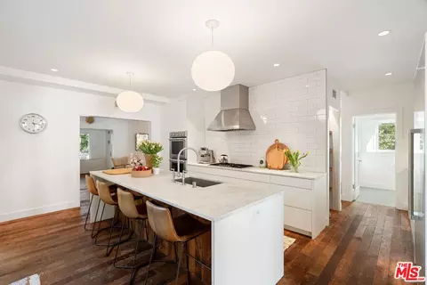 Kitchen - 729 Superba Ave, Venice, CA 90291 photo 3 of 7