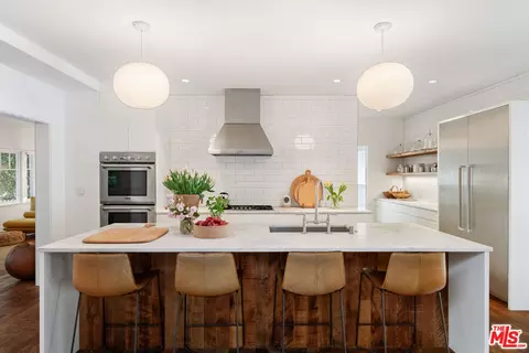 Kitchen - 729 Superba Ave, Venice, CA 90291 photo 1 of 7