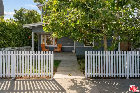 Exterior - 729 Superba Ave, Venice, CA 90291 photo 11 of 11