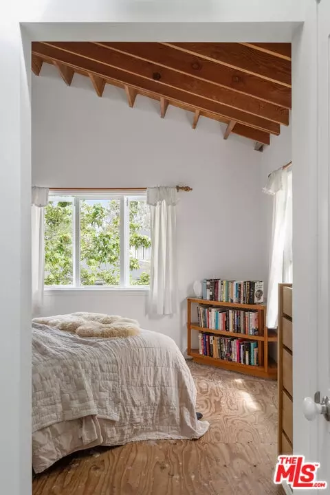 Bedroom - 729 Superba Ave, Venice, CA 90291 photo 1 of 4