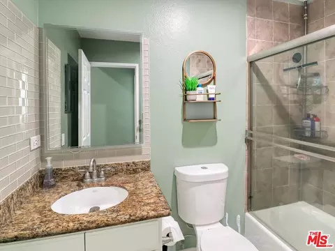 Bath - 1637 E 5th St #302, Long Beach, CA 90802 photo 3 of 3