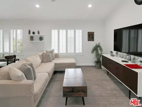 Living - 1637 E 5th St #302, Long Beach, CA 90802 photo 2 of 3