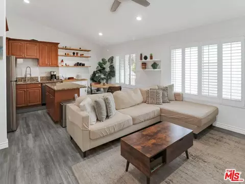 1637 E 5th St #302, Long Beach, CA 90802