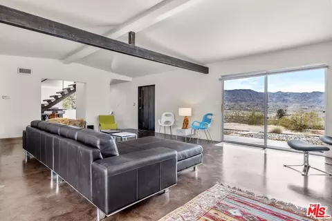 Living - 63131 Rocking Chair Rd, Joshua Tree, CA 92252 photo 2 of 4