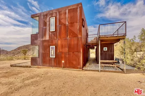 Exterior - 63131 Rocking Chair Rd, Joshua Tree, CA 92252 photo 14 of 17