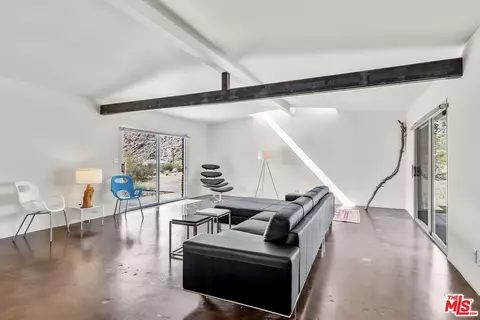 Living - 63131 Rocking Chair Rd, Joshua Tree, CA 92252 photo 1 of 4