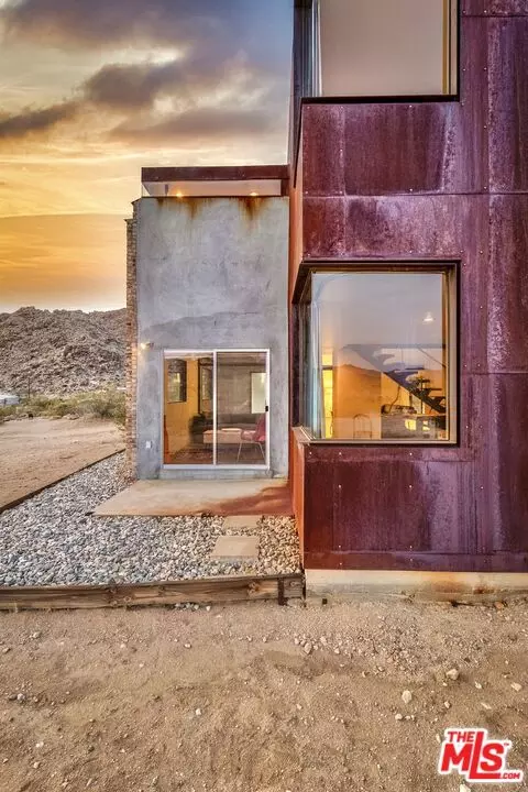 Exterior - 63131 Rocking Chair Rd, Joshua Tree, CA 92252 photo 13 of 17