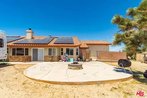 Exterior - 9999 Del Sol Ave, Phelan, CA 92371 photo 4 of 10
