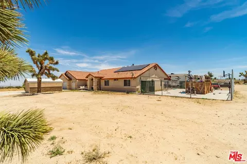 Exterior - 9999 Del Sol Ave, Phelan, CA 92371 photo 2 of 10