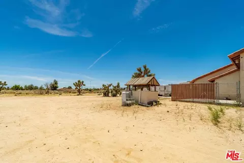 Exterior - 9999 Del Sol Ave, Phelan, CA 92371 photo 9 of 10