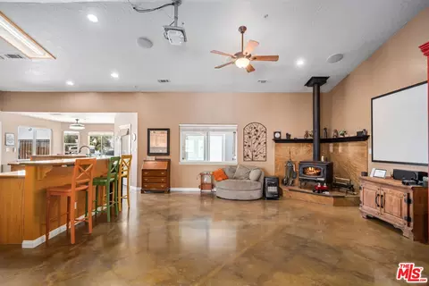 Living - 9999 Del Sol Ave, Phelan, CA 92371 photo 1 of 1