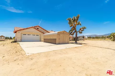 9999 Del Sol Ave, Phelan, CA 92371