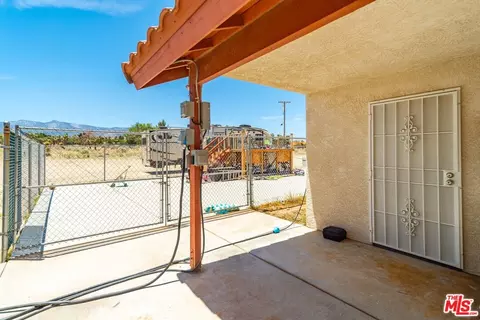 Exterior - 9999 Del Sol Ave, Phelan, CA 92371 photo 6 of 10
