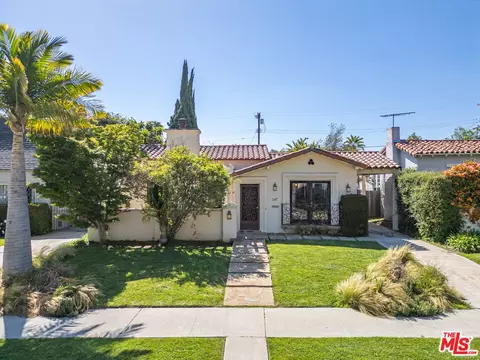 1147 S Point View St, Los Angeles, CA 90035