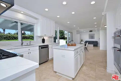 Kitchen - 2107 Rockdale Ave, Simi Valley, CA 93063 photo 1 of 8