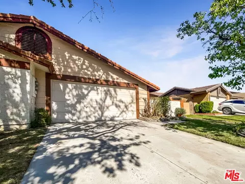 25922 Palomita Dr, Santa Clarita, CA 91355