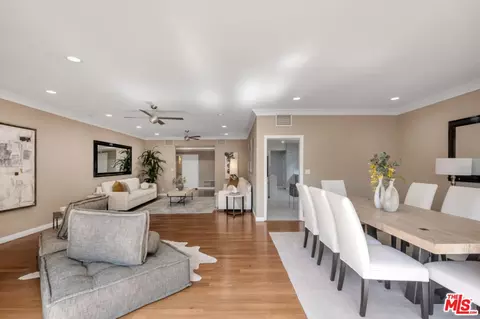 1124 N Kings Rd #106, West Hollywood, CA 90069