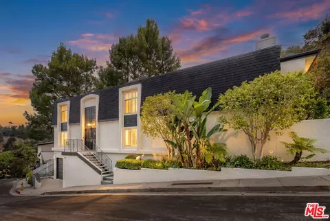 17066 Empanada Pl, Encino, CA 91436