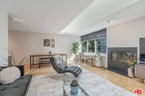 5806 Waring Ave #14, Los Angeles, CA 90038