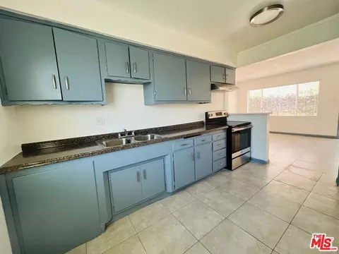 1775 Locust Ave, Long Beach, CA 90813 photo 2