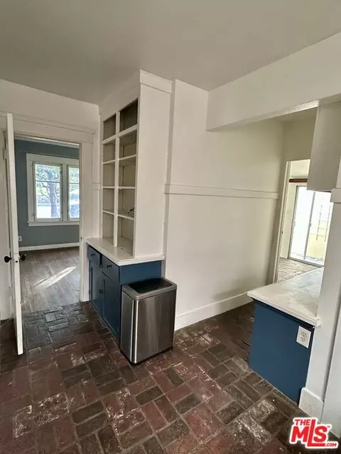 Entry Way - 6425 E Ocean Blvd, Long Beach, CA 90803 photo 1 of 1