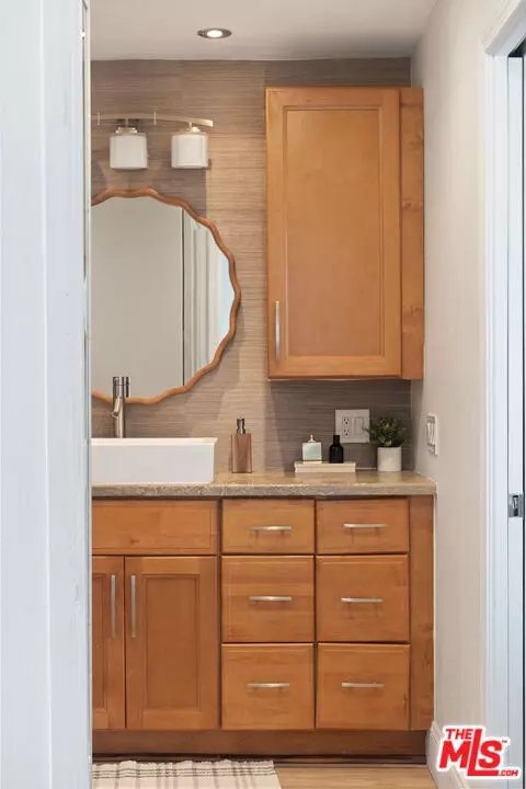 Bath - 3939 E Allin St #209, Long Beach, CA 90803 photo 2 of 2