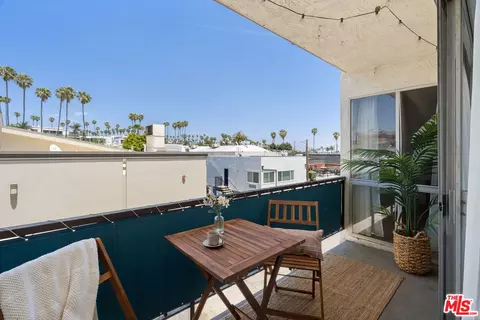 Exterior - 3939 E Allin St #209, Long Beach, CA 90803 photo 1 of 2