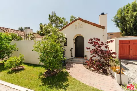 922 N Serrano Ave, Los Angeles, CA 90029