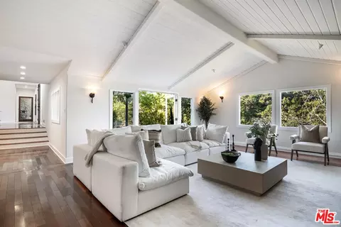 3908 Fairway Ave, Studio City, CA 91604