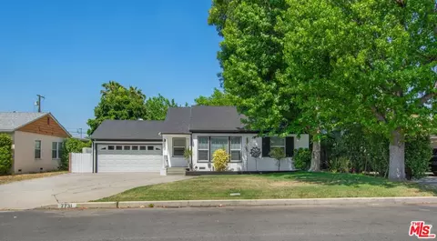 7731 Oak Park Ave, Lake Balboa, CA 91406