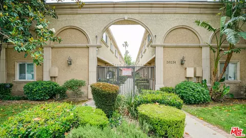 20234 Cohasset St #11, Winnetka, CA 91306