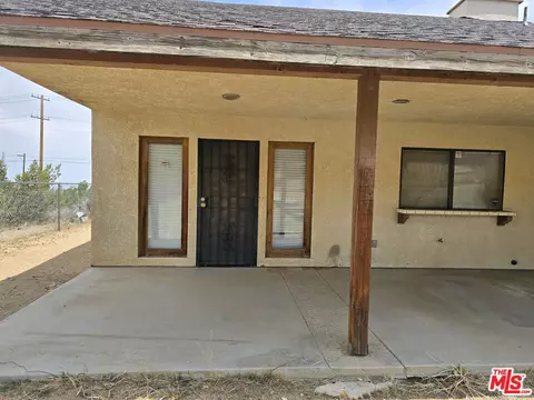 Exterior - 3385 State Hwy 138, Pinon Hills, CA 92372 photo 2 of 4
