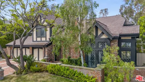 3192 Toppington Dr, Beverly Hills, CA 90210