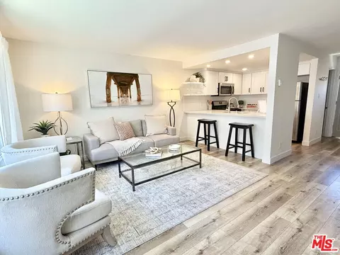 1311 Manhattan Beach Blvd #2, Manhattan Beach, CA 90266