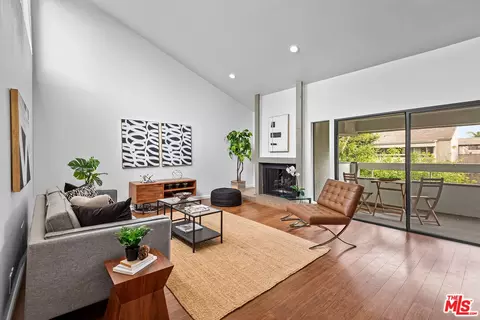 1887 Greenfield Ave #303, Los Angeles, CA 90025