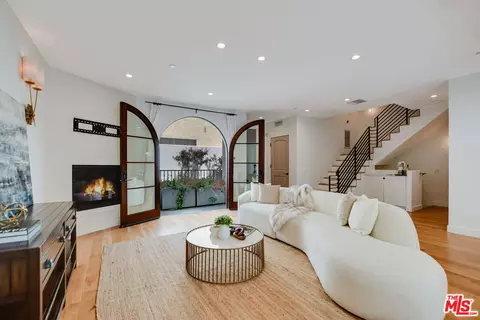 1253 17th St #103, Santa Monica, CA 90404