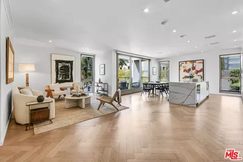 132 N Swall Dr #304, Los Angeles, CA 90048
