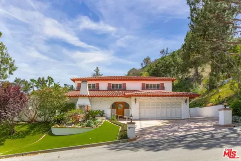 17552 Camino De Yatasto, Pacific Palisades, CA 90272