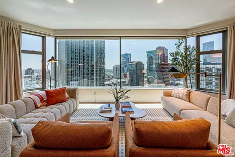 801 S Grand Ave #1801, Los Angeles, CA 90017