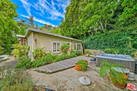 13438 Java Dr, Beverly Hills, CA 90210 photo 32