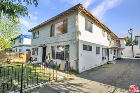 14216 Calvert St, Van Nuys, CA 91401