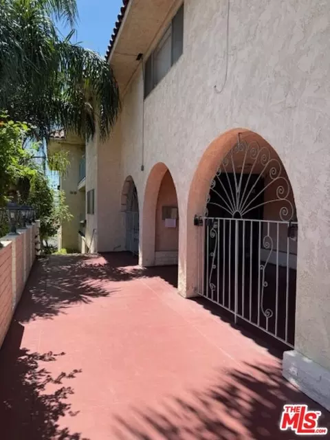 6771 Springpark Ave #208A, Los Angeles, CA 90056